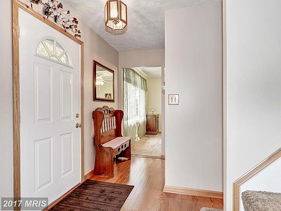 2nd image of 359 Roxbury Gln