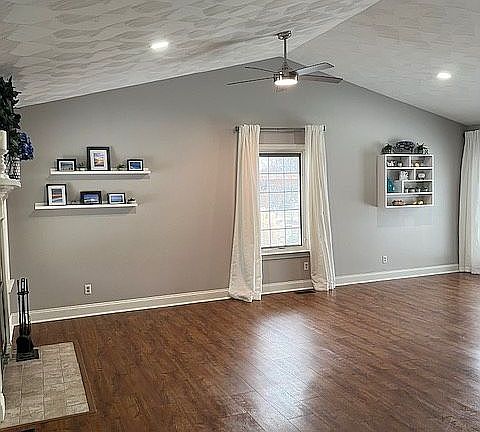 3rd image of 3677 Mountshannon Rd