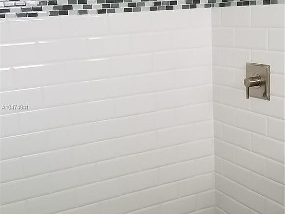 5th image of 7925 West Dr APT 25