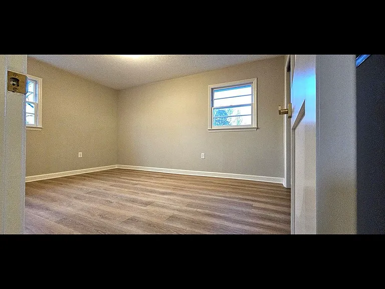 110 Franklin St — Photo 6