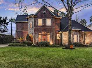 1 Pecan Trail Ln, Houston, TX 77055