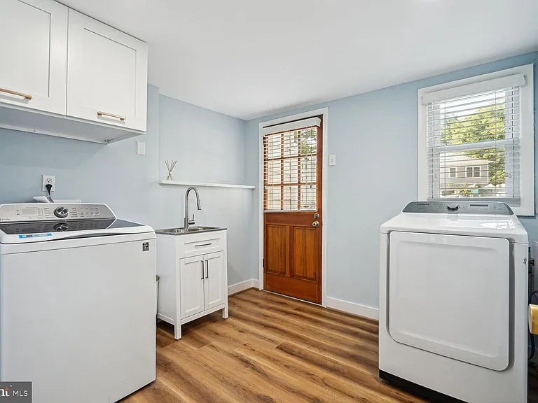 1100 Maple Ave E — Photo 11