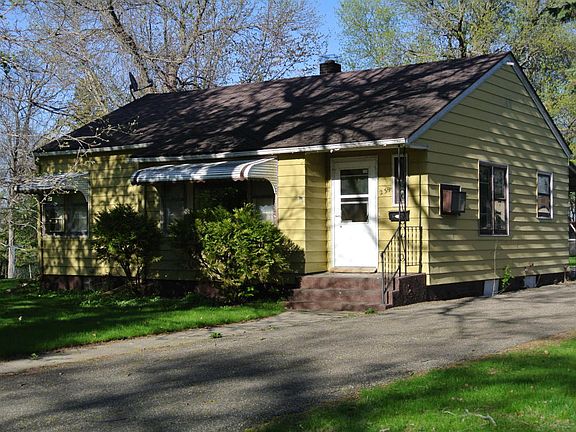 2nd image of 239 1st Ave NW