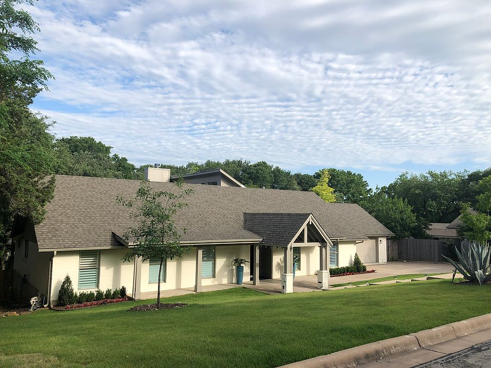 1st image of 303 Stonewall Ln