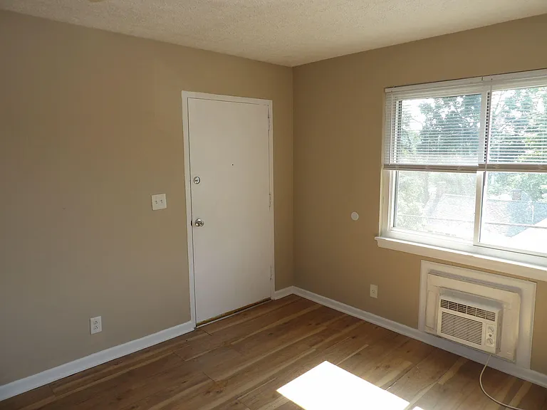 720 Woodland Ave #7 — Photo 7
