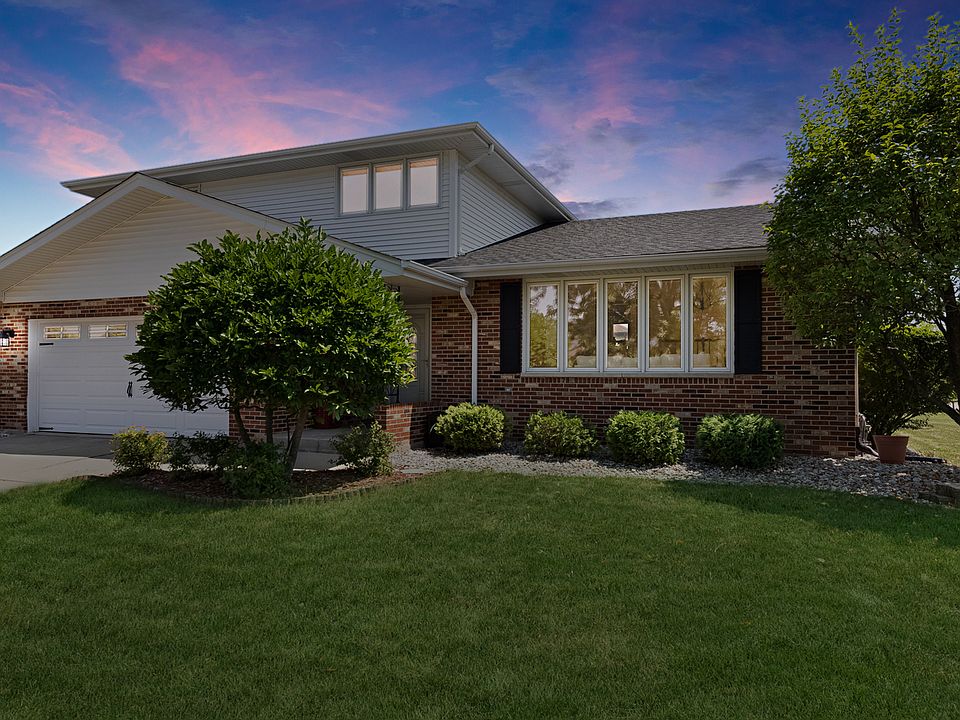 1st image of 17731 Oakwood Dr