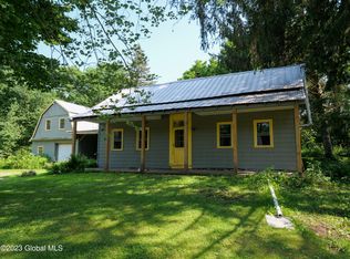 1064 W Galway Rd, Hagaman, NY 12086