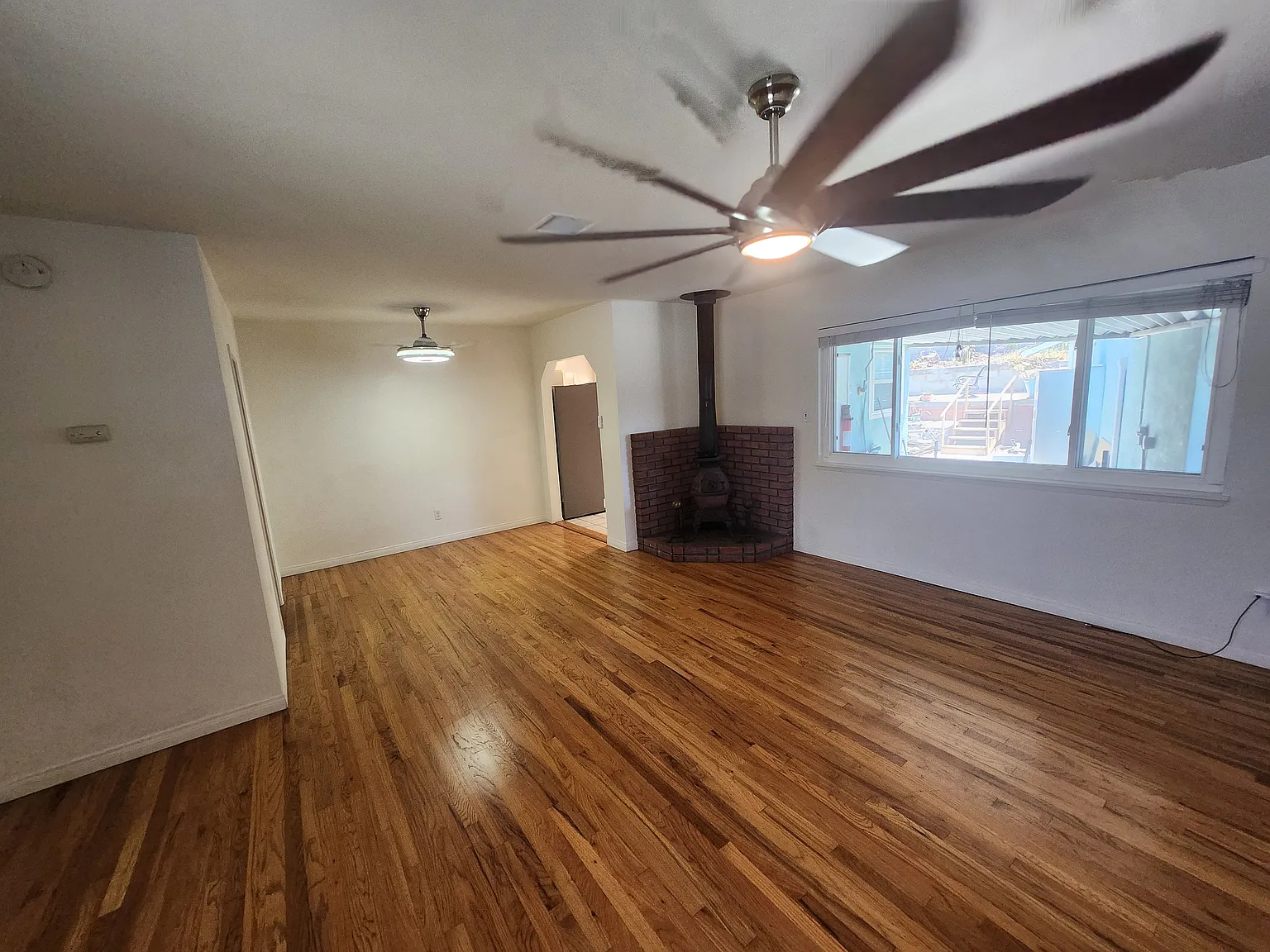 3 bed, 1200 sqft, $3,500 — Photo 3