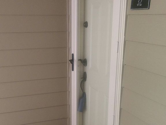 2nd image of 32 Lakes Edge Dr SE