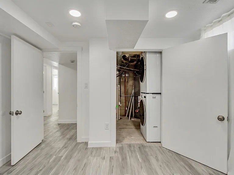 235 N 800 E — Photo 14
