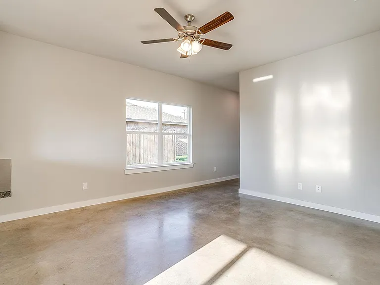 609 Mesquite Dr — Photo 12