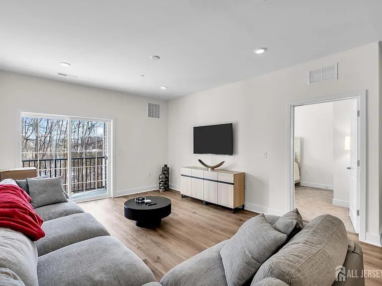 30102 Radford Ct — Photo 1
