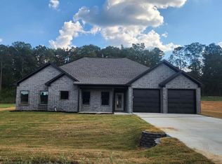 1136 Duke Dr, Bauxite, AR 72011