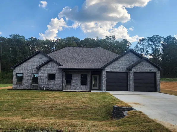 1136 Duke Dr, Bauxite, AR 72011