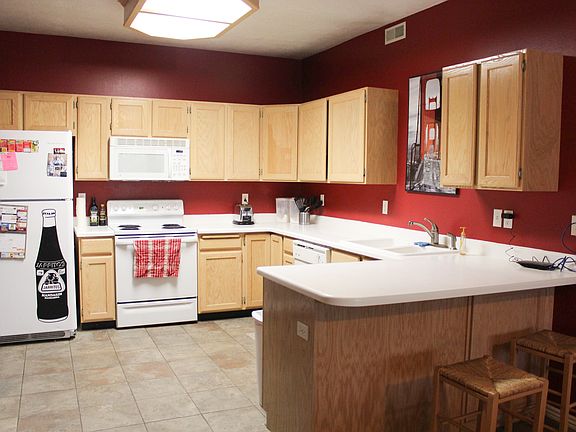 3rd image of 332 N Seven Peaks Blvd Unit 132