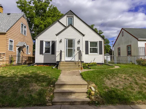 653 4th Ave S, South Saint Paul, MN 55075