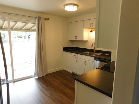 4th image of 351 Clay St E #5