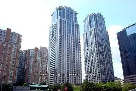 761 Bay St #204 Photo 1