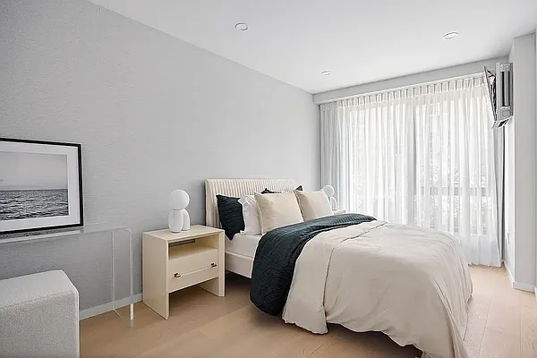 Bedroom, photo 1