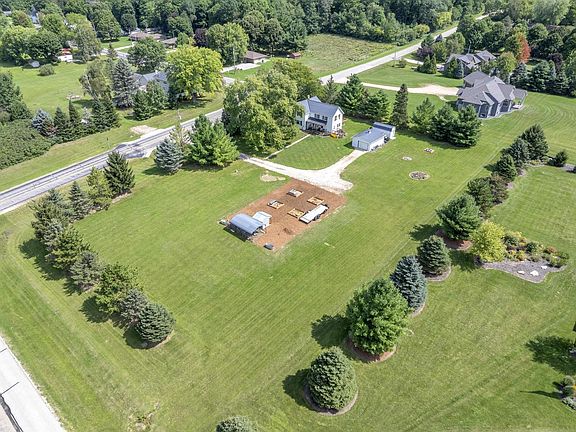 4th image of W608 County Road S