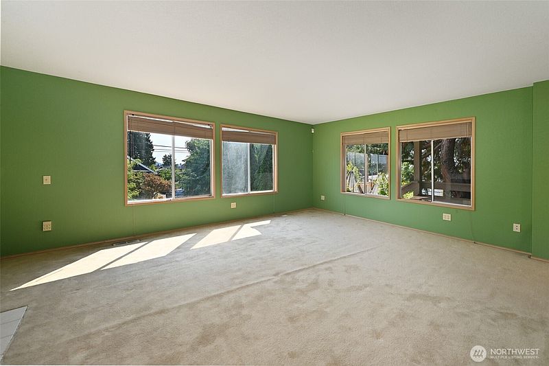 3rd image of 4407 30th Avenue W