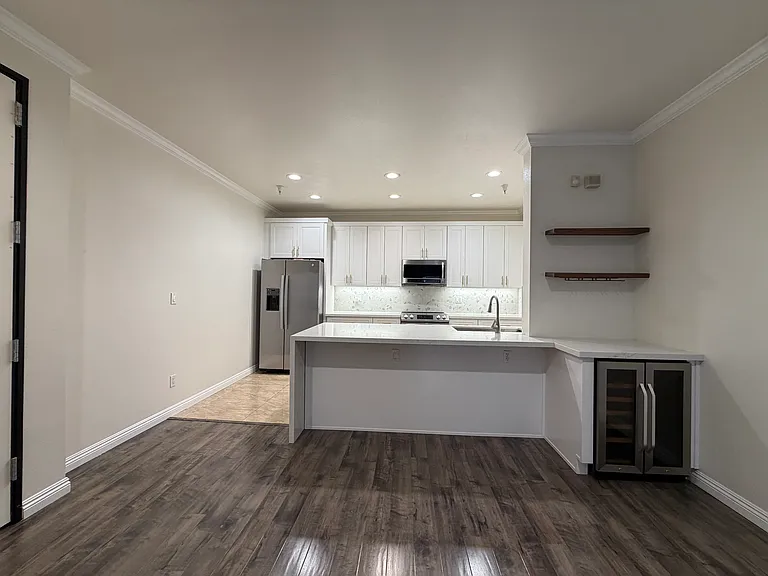 625 S Berendo St #413 — Photo 4