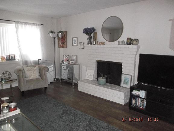 4th image of 2842 Regnart Way