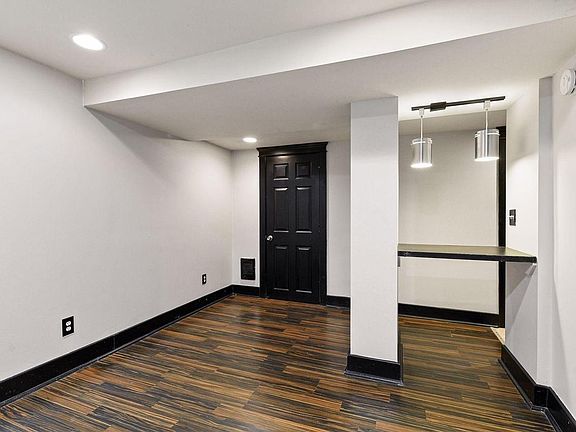 3rd image of 3116 Harriet Ave #1