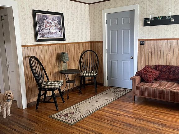 3rd image of 418 Amelia St #1