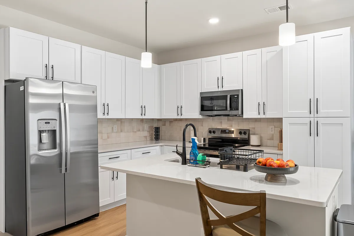 Kitchen - 4324 Woodwind St
