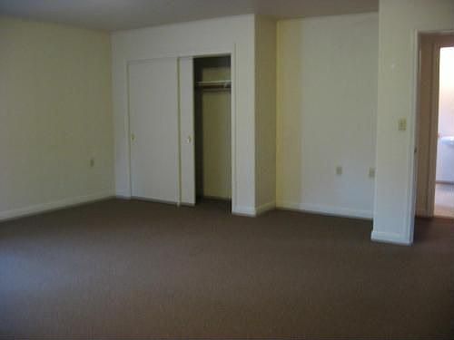 2nd image of 233 Grant St