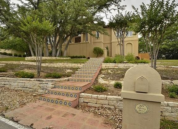 2nd image of 109 Lakeway Dr