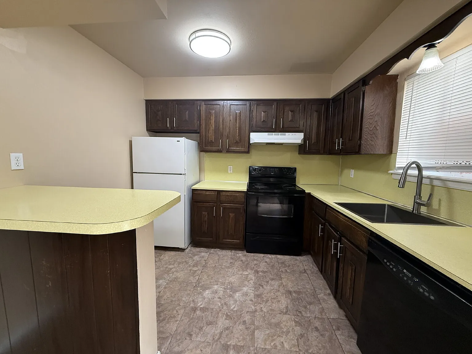 2 bed, 2.0 bath, $1,045 — Photo 4