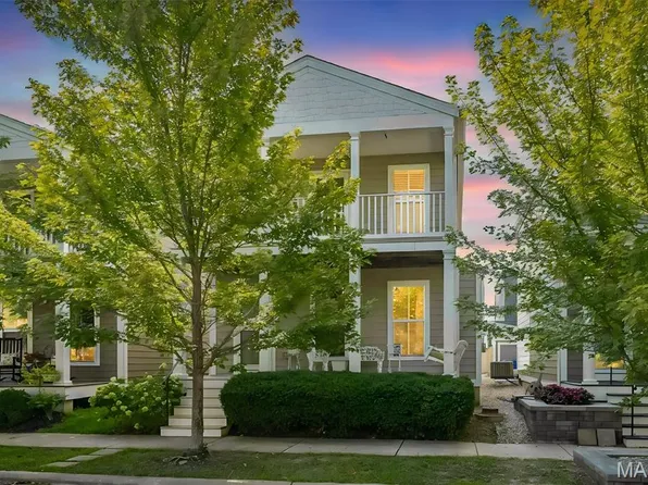 3193 Canal St, Saint Charles, MO 63301