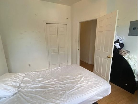 3rd image of 1049 Jefferson Ave #2F