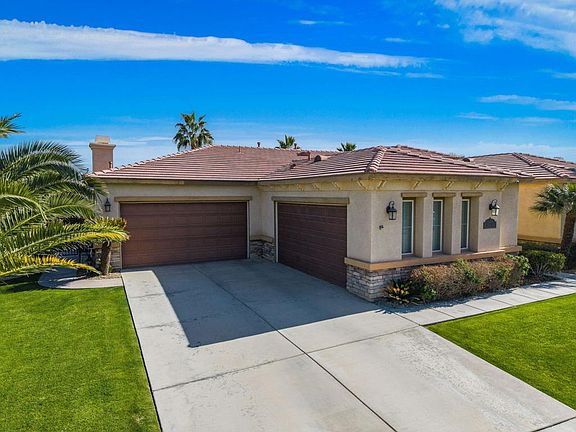 4th image of 57810 Residenza Ct