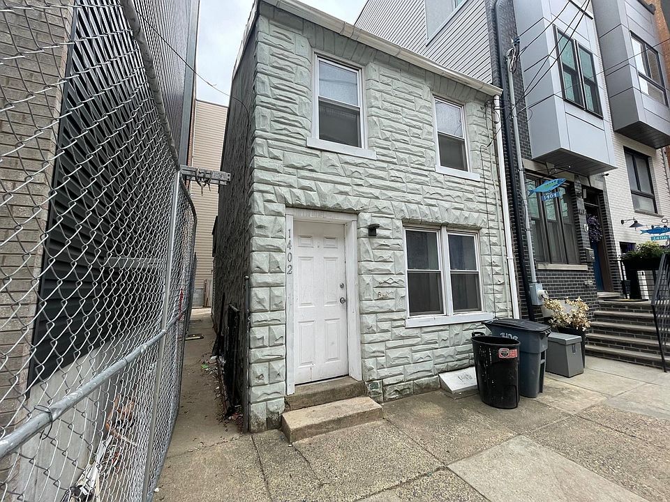 1st image of 1402 E Oxford St