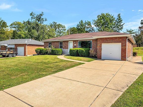 2nd image of 1736 Ontario Dr