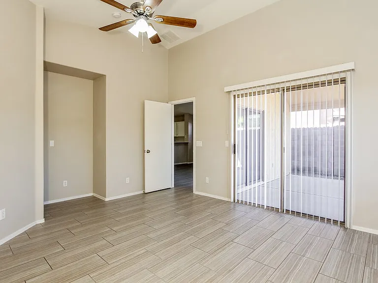 2525 S 109th Dr — Photo 11