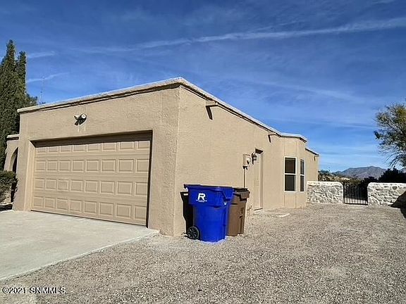 2nd image of 1525 Candlelight Dr