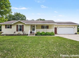 836 Morgan Dr, Belding, MI 48809