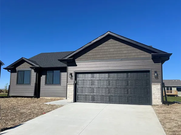 1480 Cedar St, Waukee, IA 50263