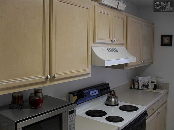 5th image of 102 Walking Horse Way