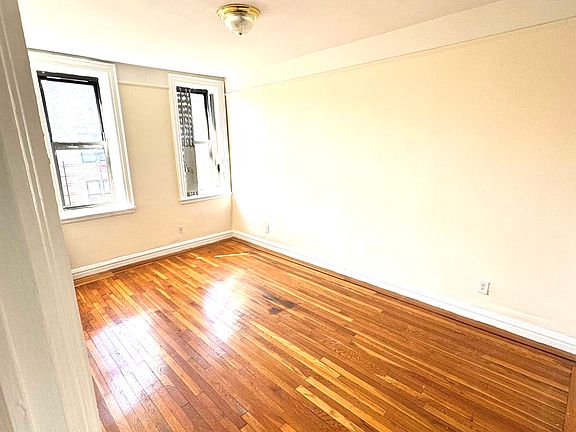 3rd image of 3121 Brighton Fifth St #6J