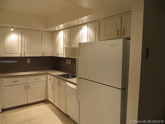 2nd image of 20350 W Country Club Dr #1094
