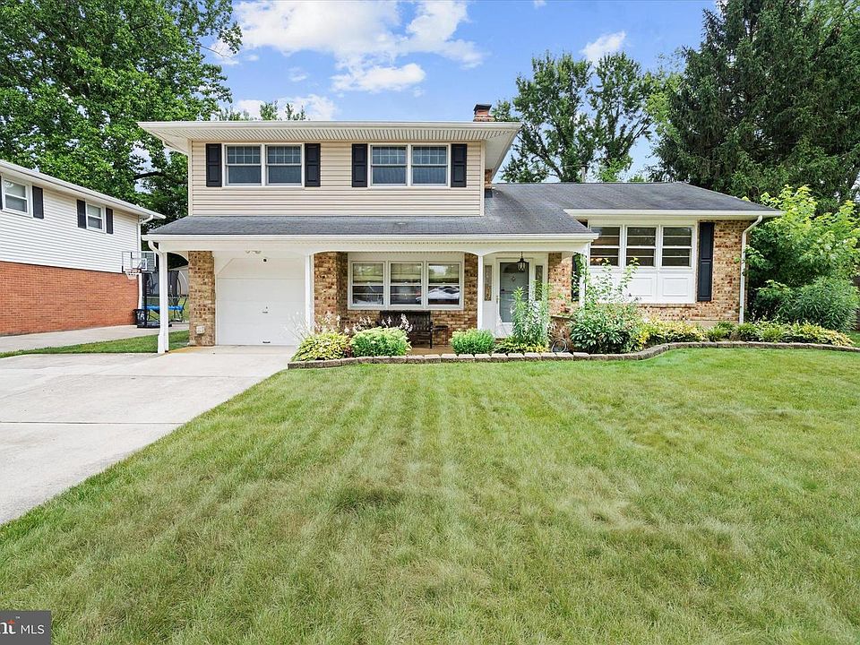 1st image of 3 Alcott Dr