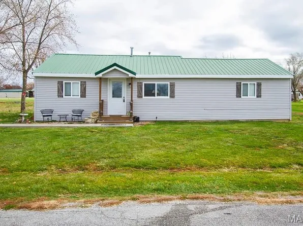 204 N Cherry St, Curryville, MO 63339