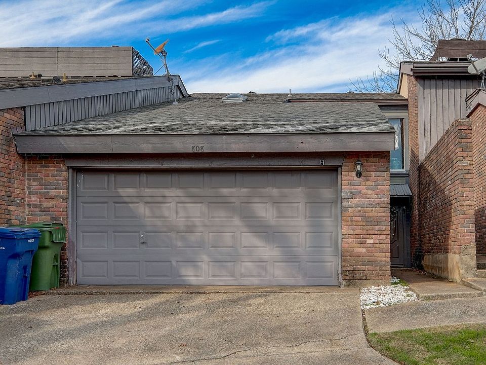 1st image of 808 Courtenay Pl