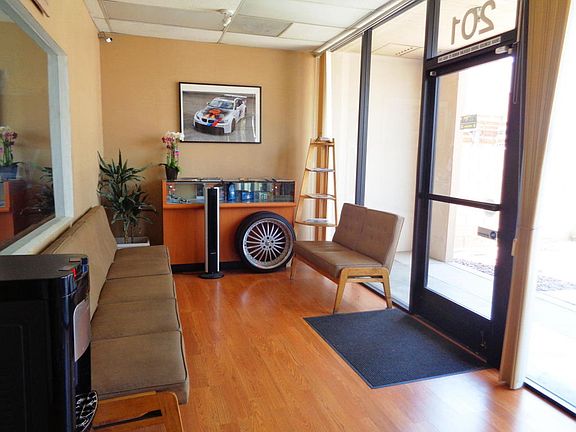 4th image of 1051 W Columbia Way Ste 201
