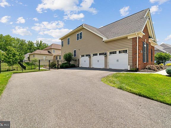 3rd image of 14806 Bowers Ct